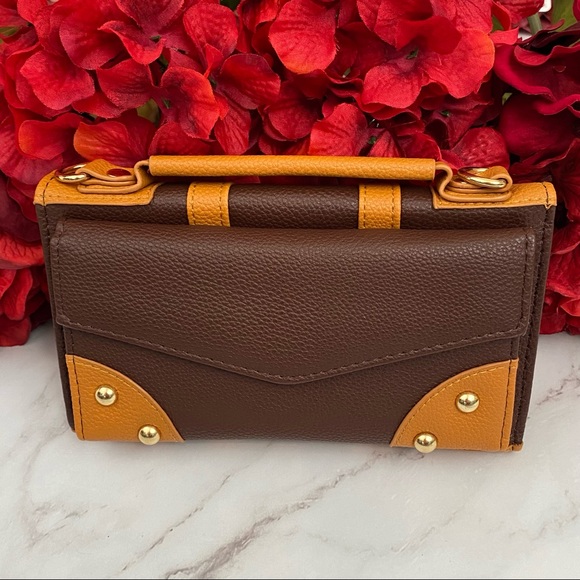 Harry Potter Hogwarts School Trunk Clutch Handbag Crossbody - Picture 10 of 16